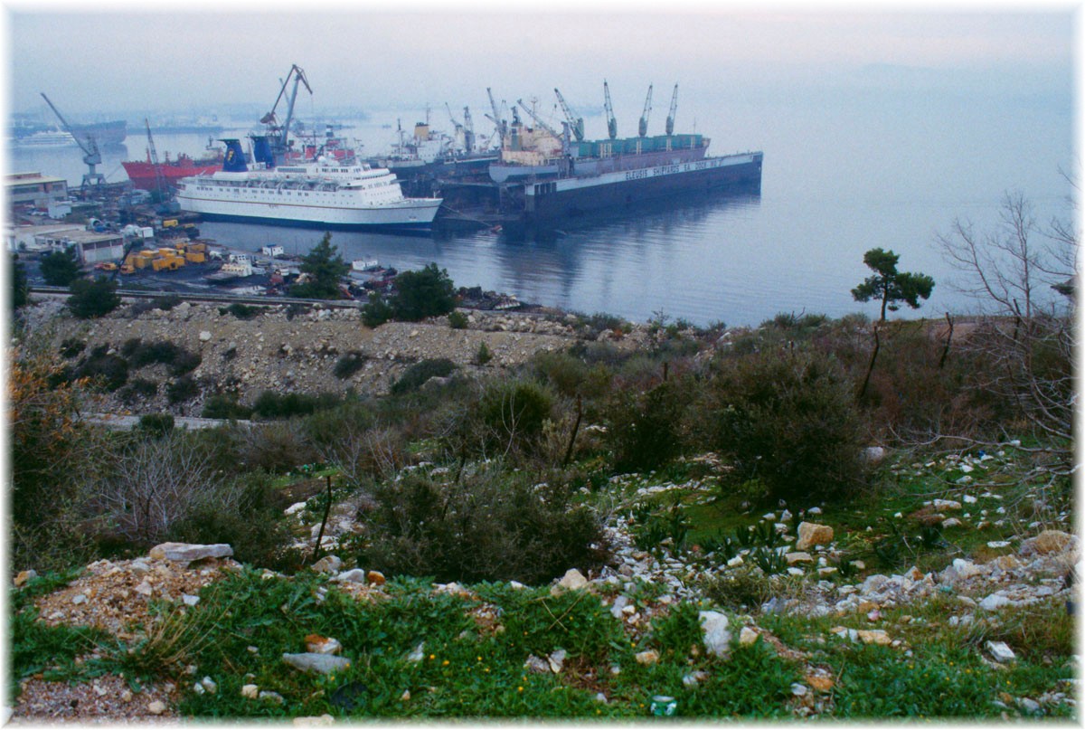 Griechenland, Industrie- und Hafenanlagen westlich von Athen