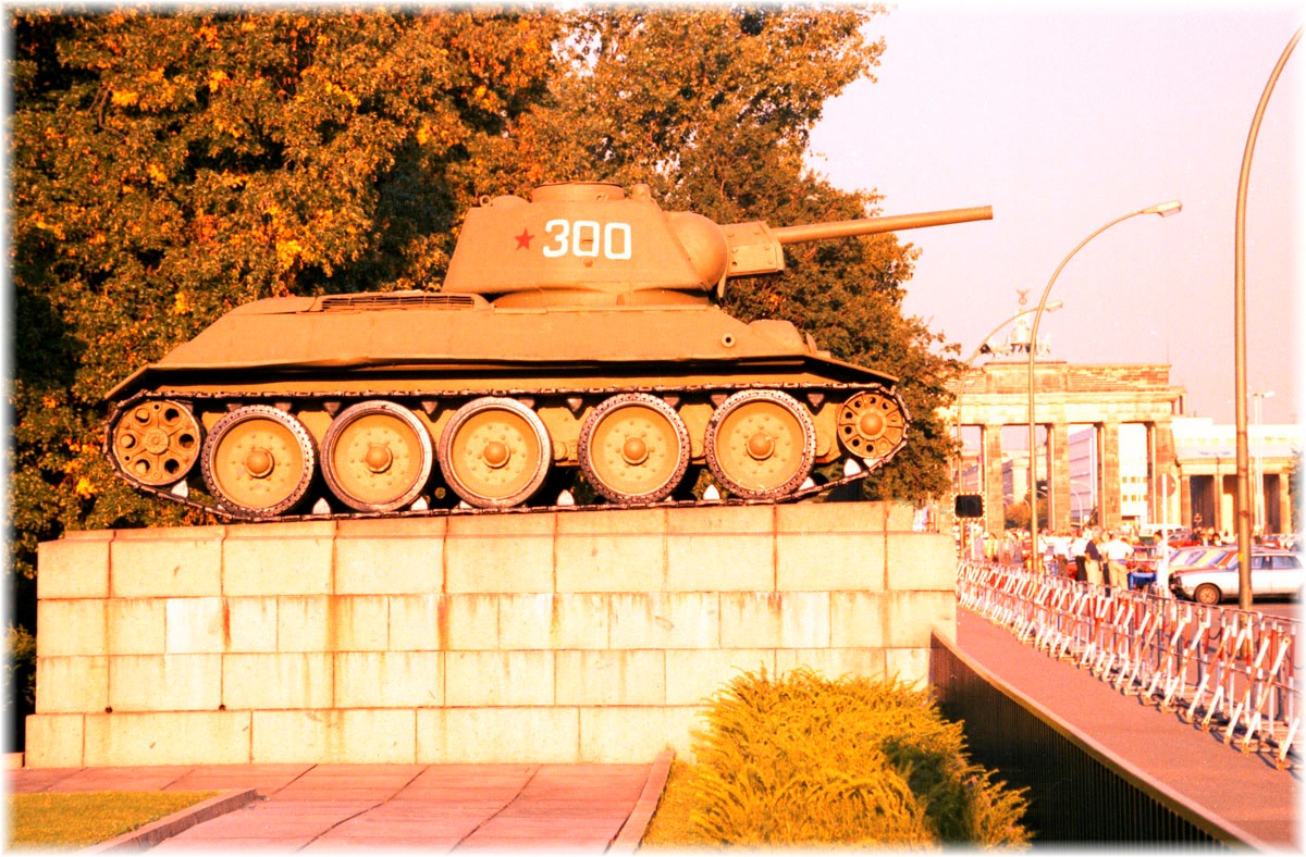 Sowjetischer Panzer am Brandenburger Tor