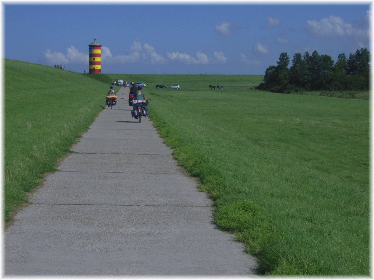 Nordseeküstenradweg, North Sea Cycle Route, Deutschland, Leuchtturm Pilsum